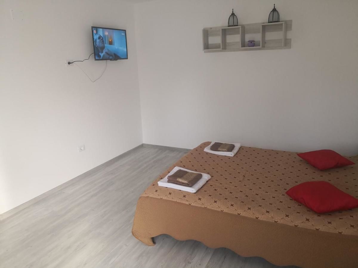 Проживание в семье Casa GranD Кэлимэнешти-13